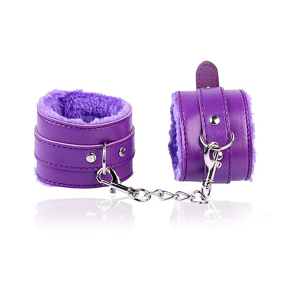 <tc>SM Furry Love Handcuffs</tc>