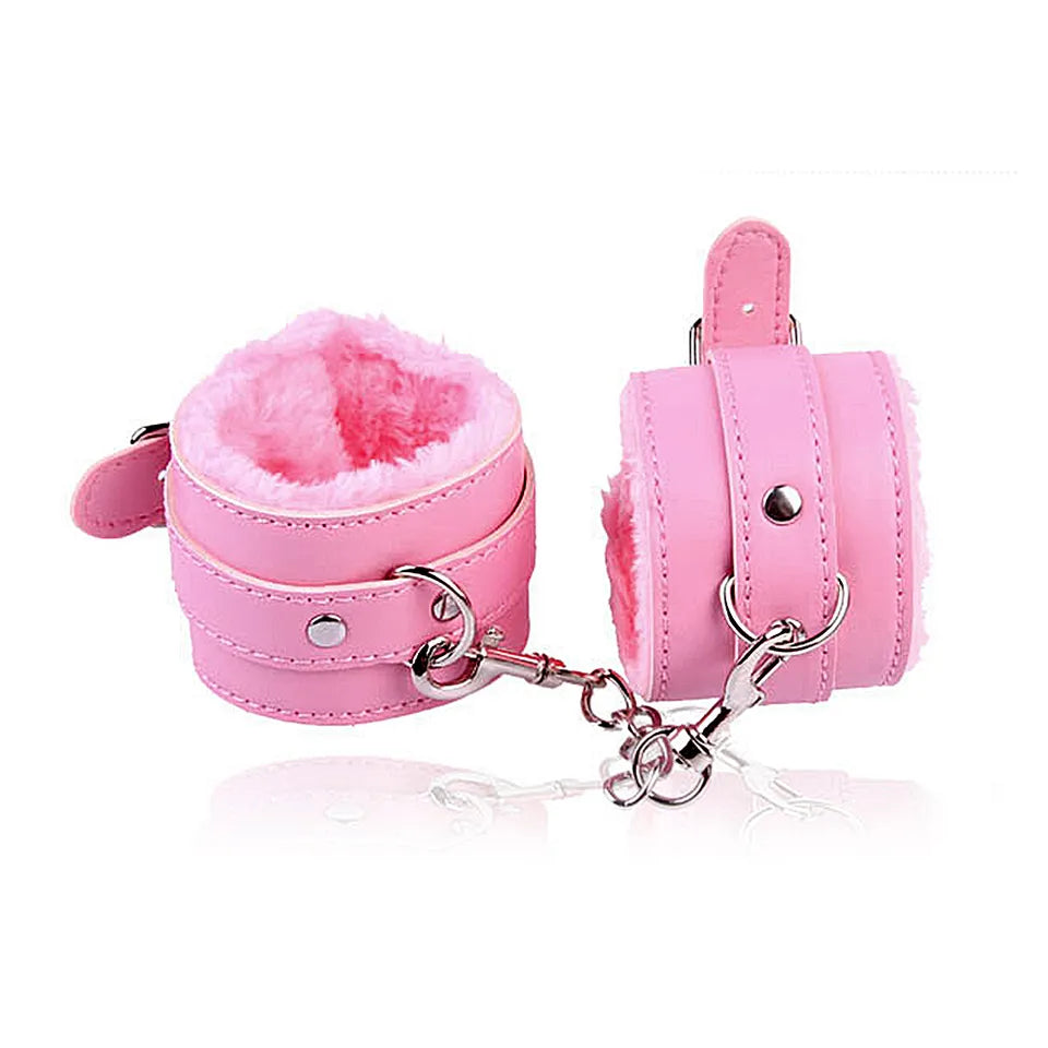 <tc>SM Furry Love Handcuffs</tc>